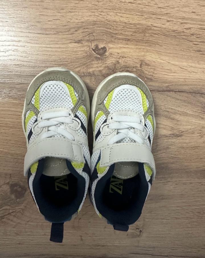 Детские кроссовки Zara