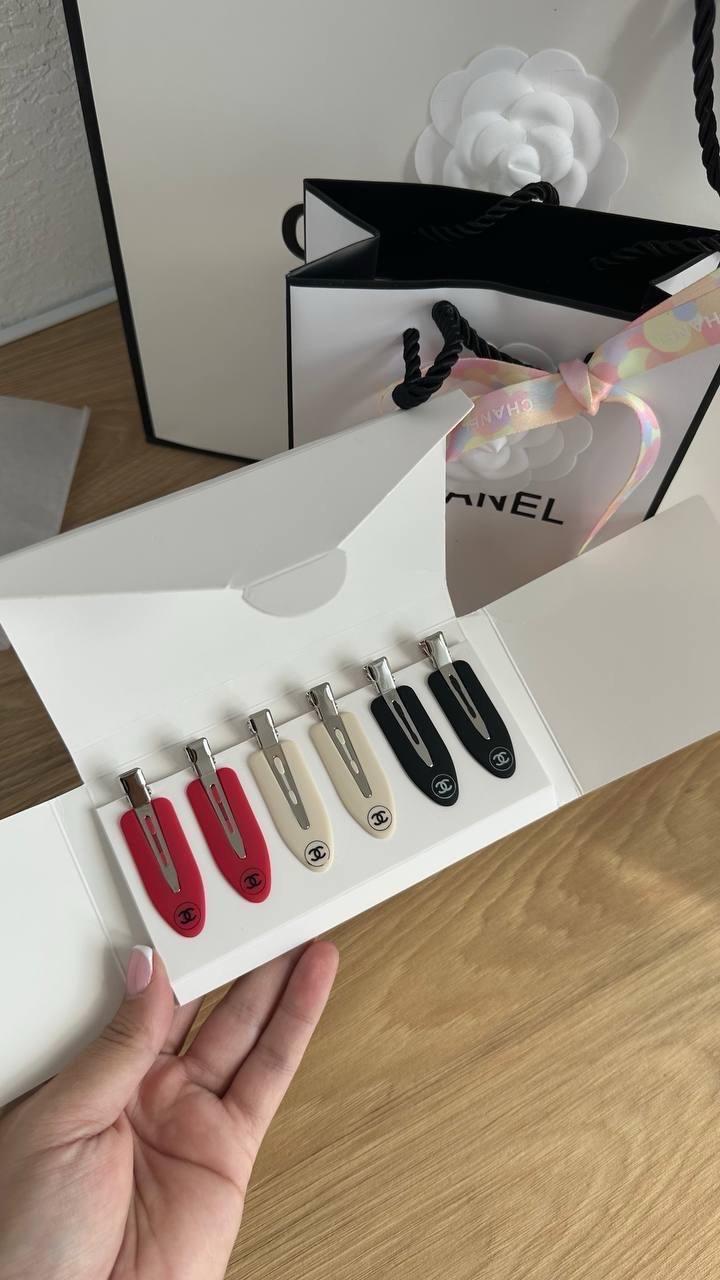 Заколки Chanel Beaute