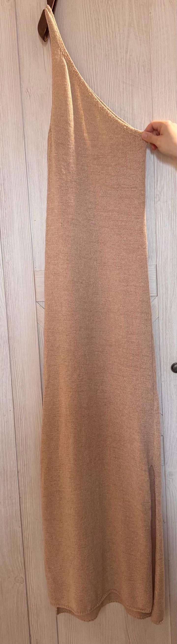 Вязаное платье