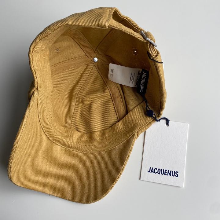 Бежевая кепка Jacquemus