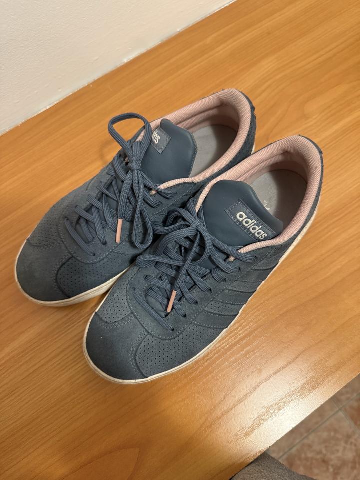 Кроссовки Adidas