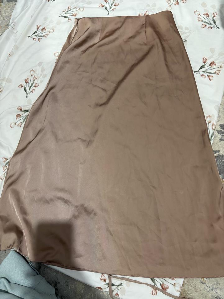 Юбка из атласа