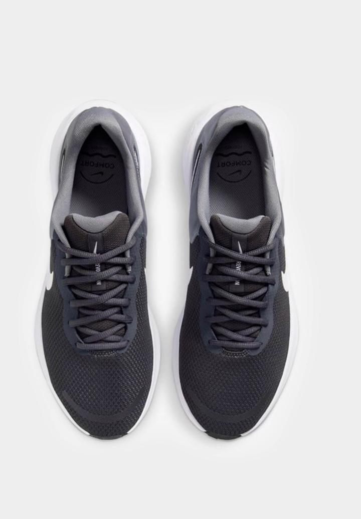 Новые кроссовки Nike