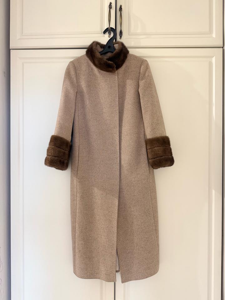 Пальто из натуральной шерсти