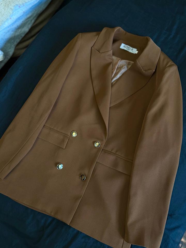 Коричневый женский пиджак