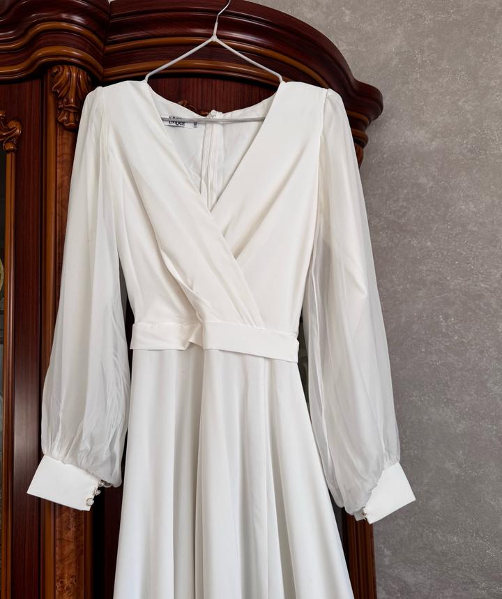 Очень нежное белое платье