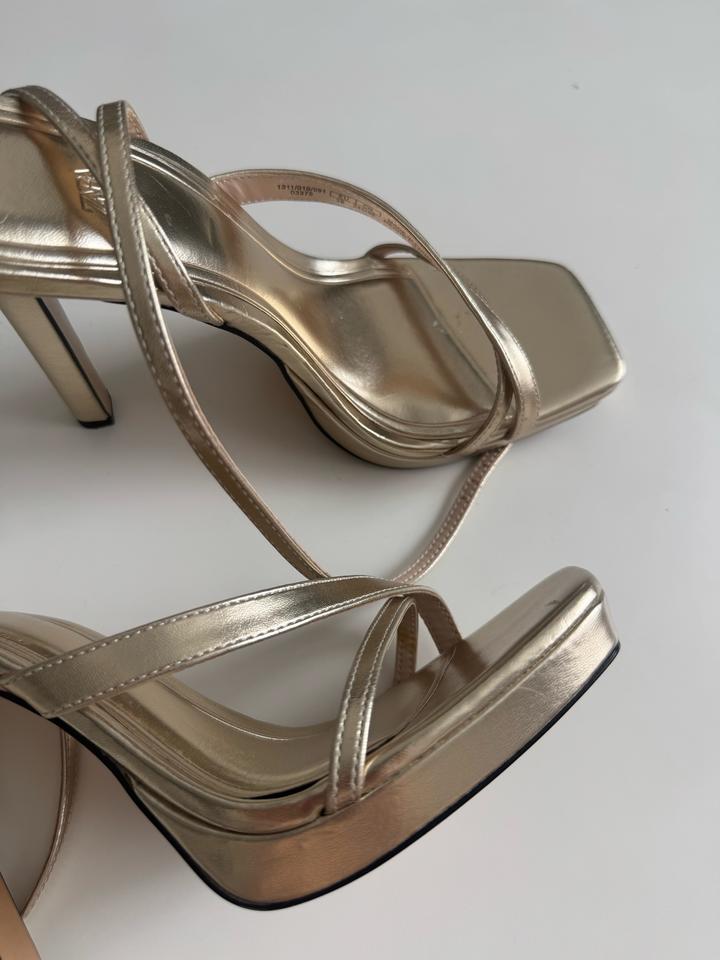Босоножки женские Zara
