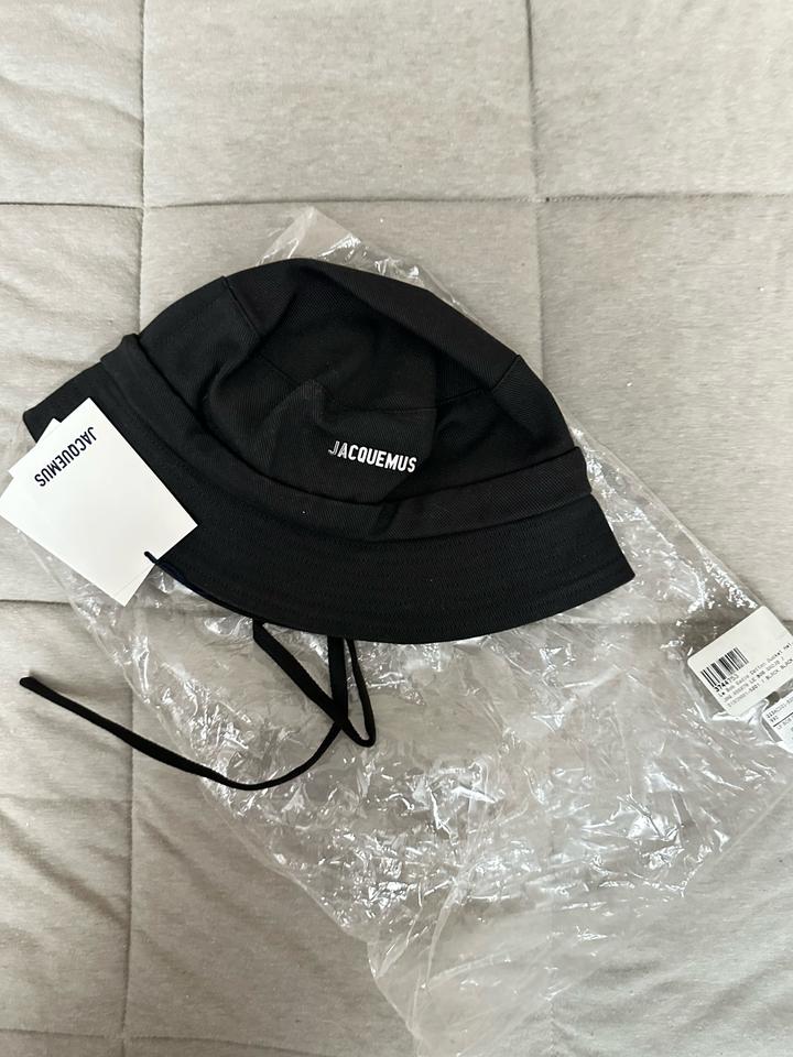 Панама Jacquemus в самом востребованном размере 60