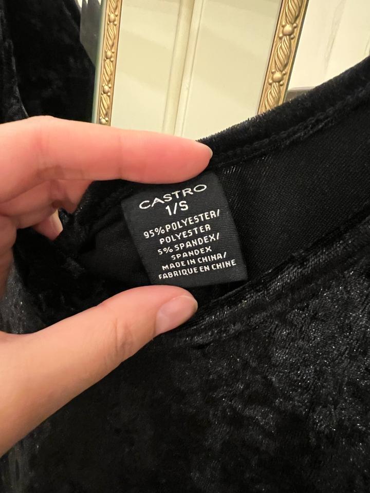 Черное коктейльное платье