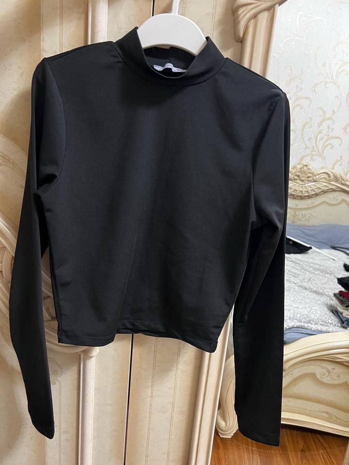 Черный лонгслив