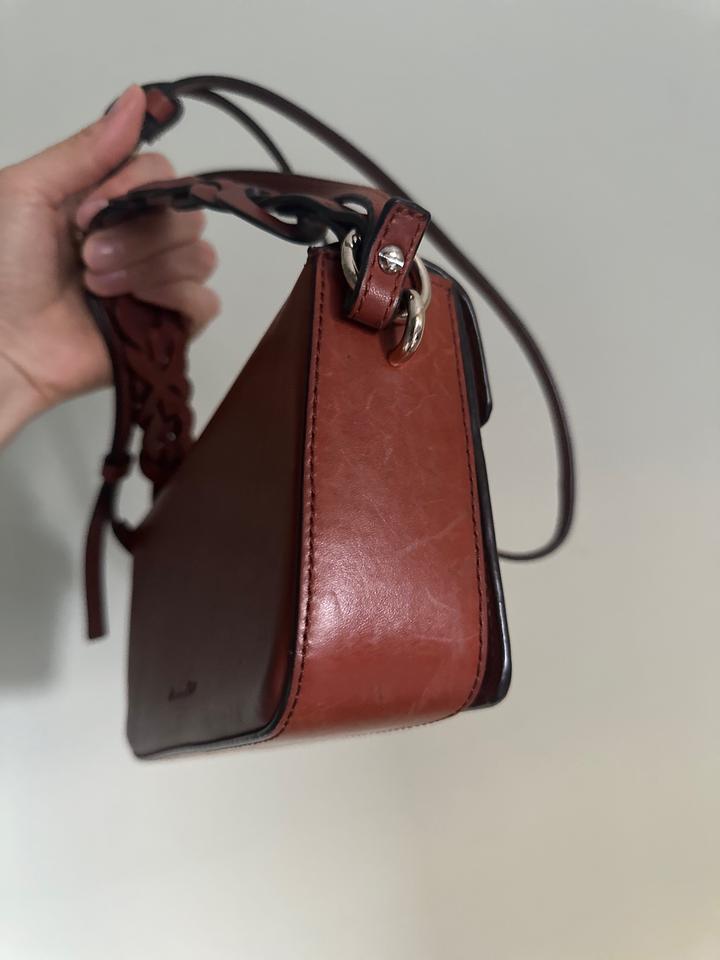 Сумка кроссбоди MASSIMO DUTTI. Натуральная кожа