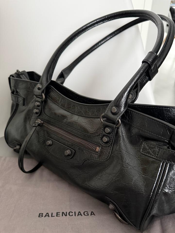 Новая сумка Balenciaga Le City East-West