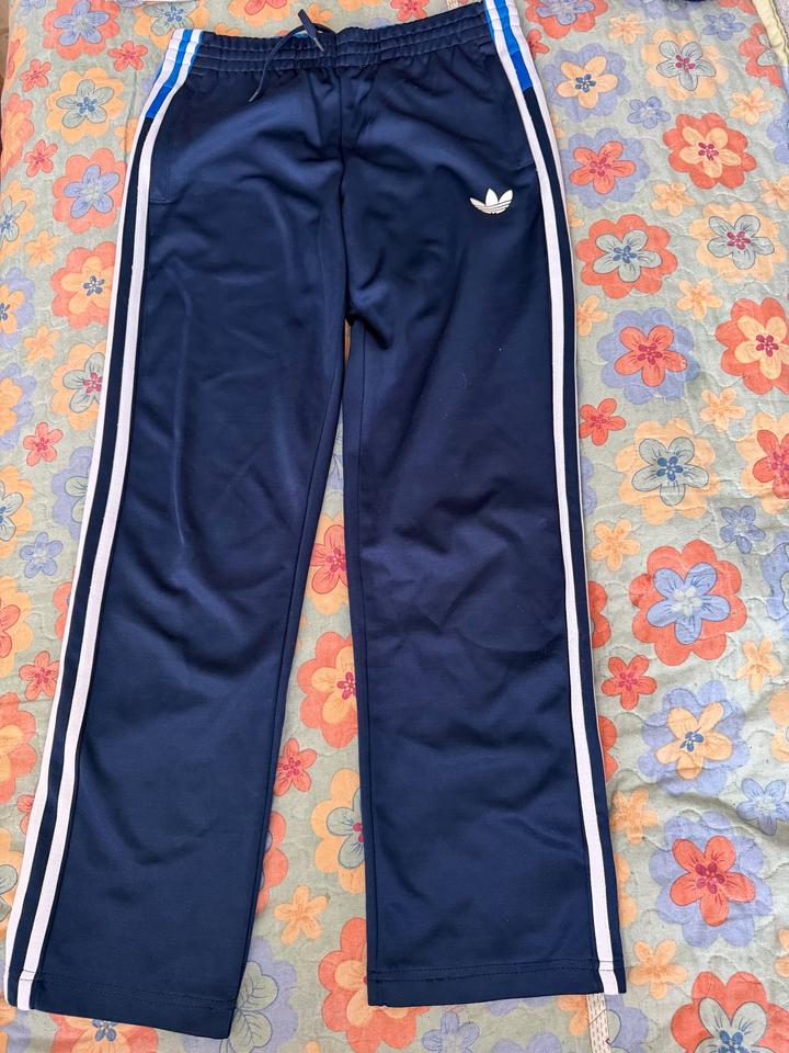 Продам спортивный костюм от Adidas