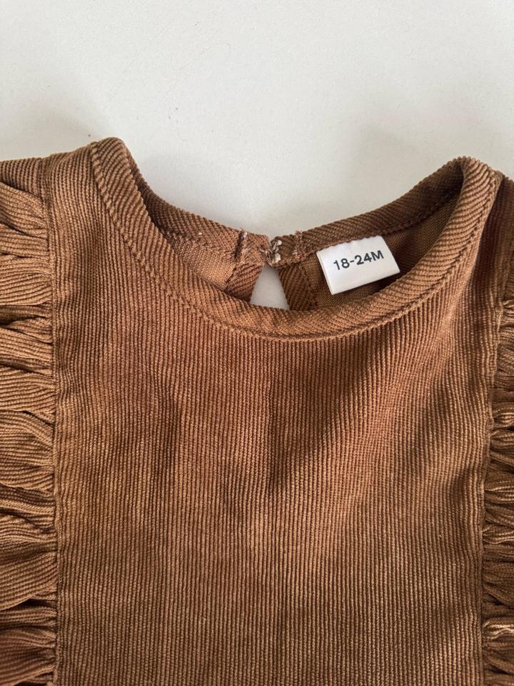 Коричневый платье