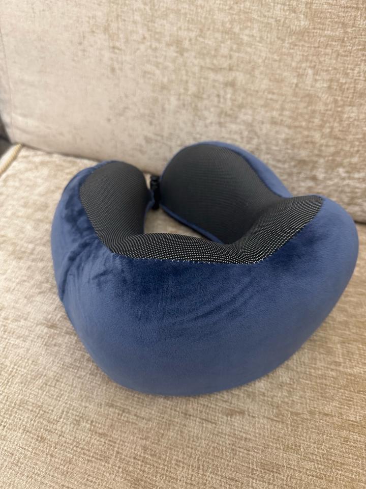 Подушка для самолета новая