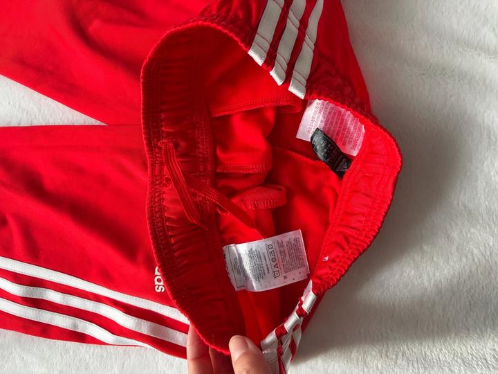 Красные спортивные брюки Adidas