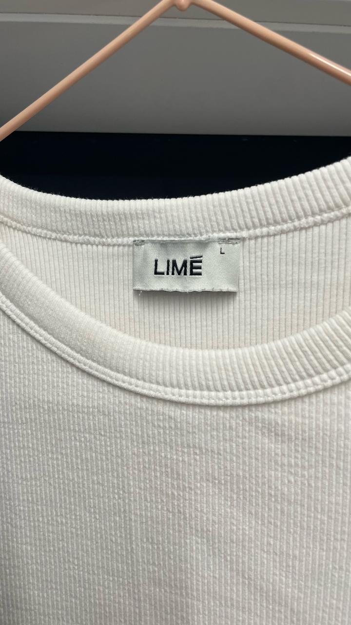 Белая и черная футболка Lime
