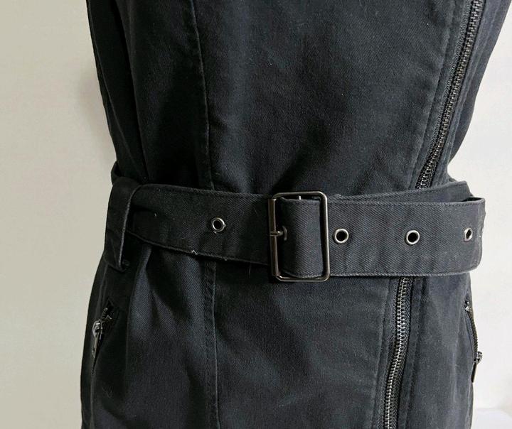 Новое платье жилет H&M р 44 или маленький 46 с поясом джинсовая жилетка