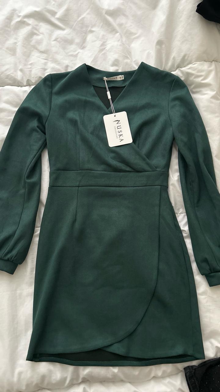 Зеленое платье