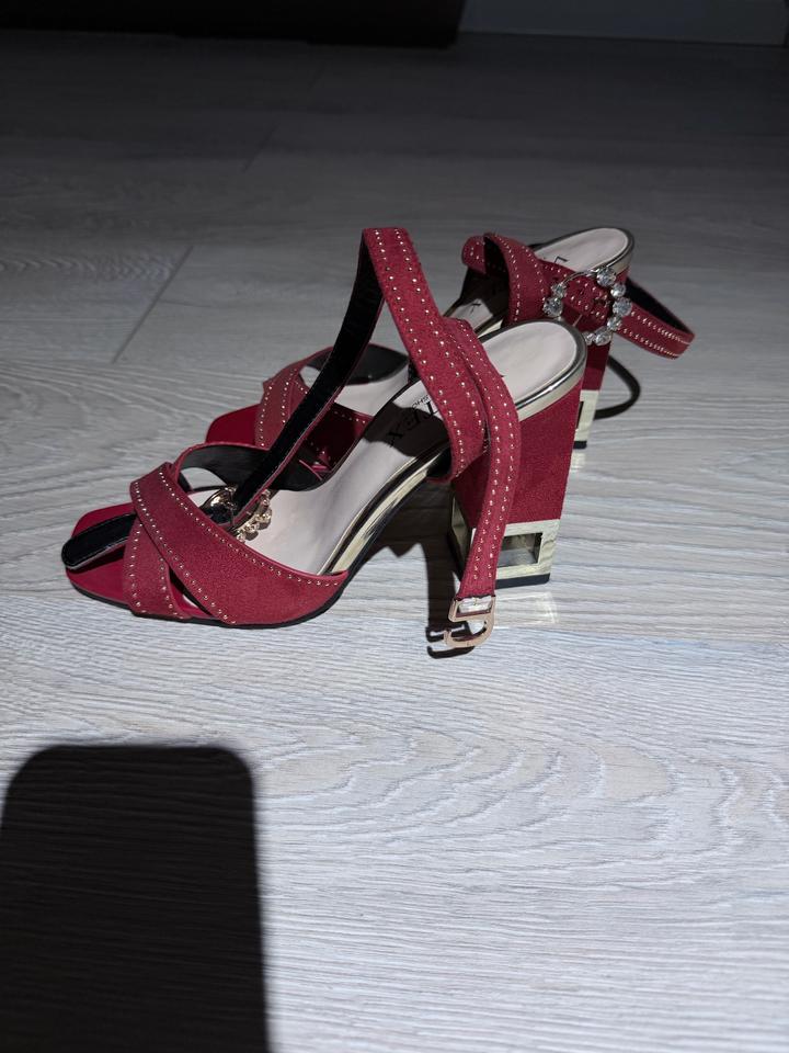 Туфли красные