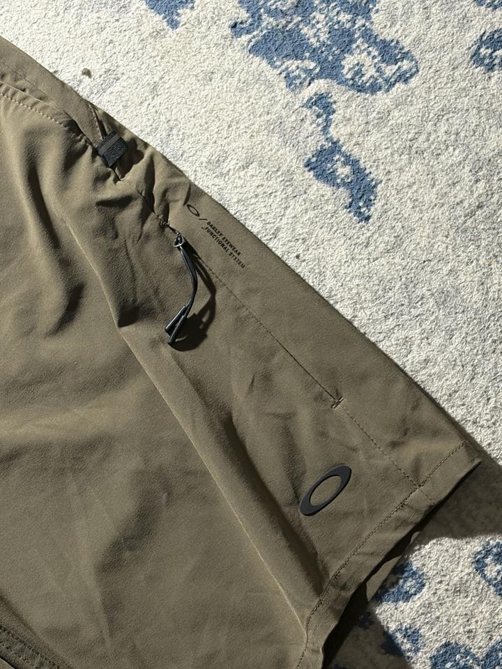 Oakley шорты