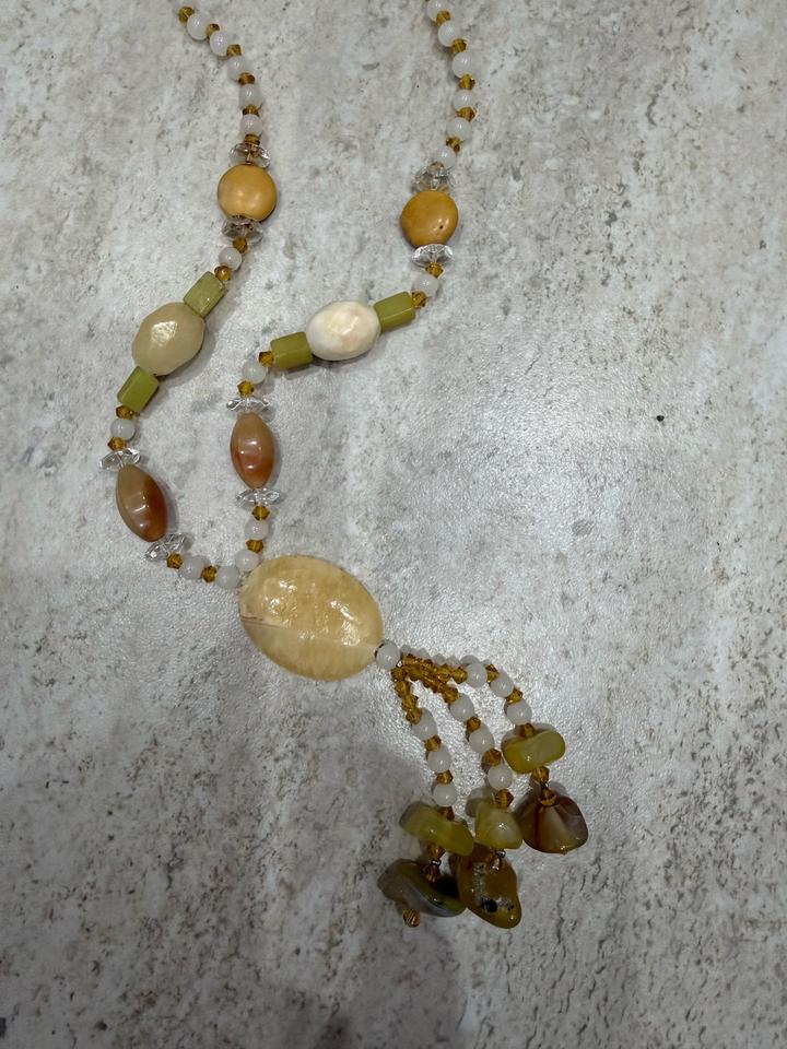 Бусы из натуральных камней