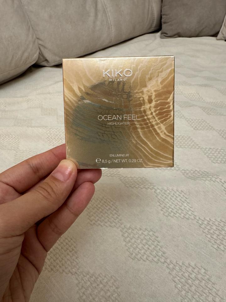 Хайлайтер ocean feel от KIKO в оттенке 02 virtuous golden rose