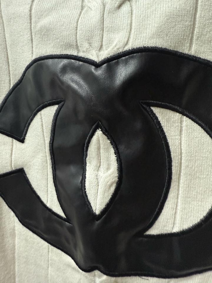 Свитер под Шанель