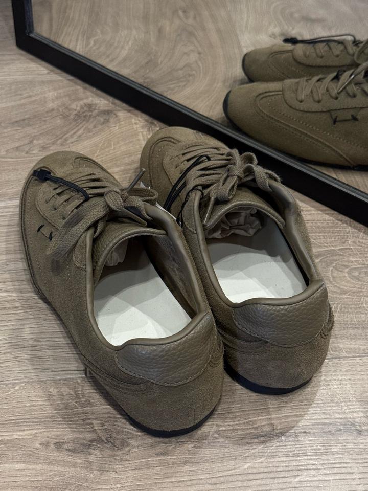 Кроссовки Zara