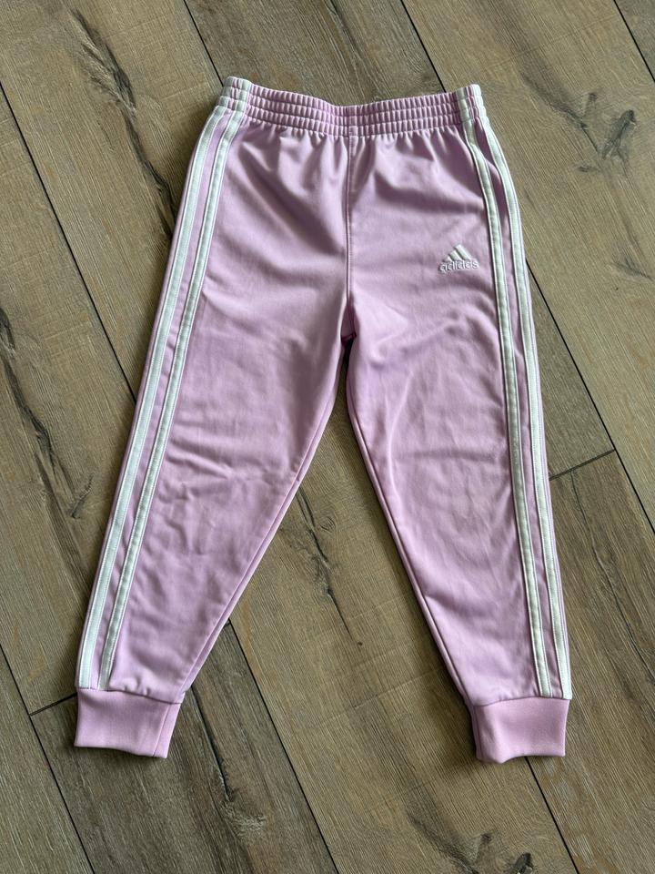 Штаны на девочку adidas нежно розового цвета