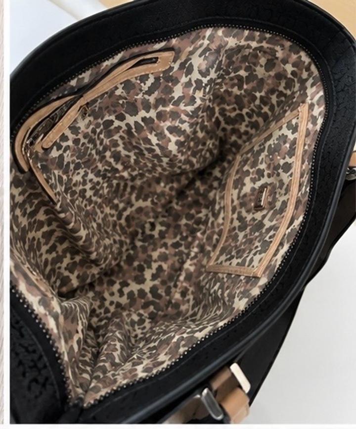 Оригинальная сумка GuessПокупалась в официальном магазине Guess в Мадриде