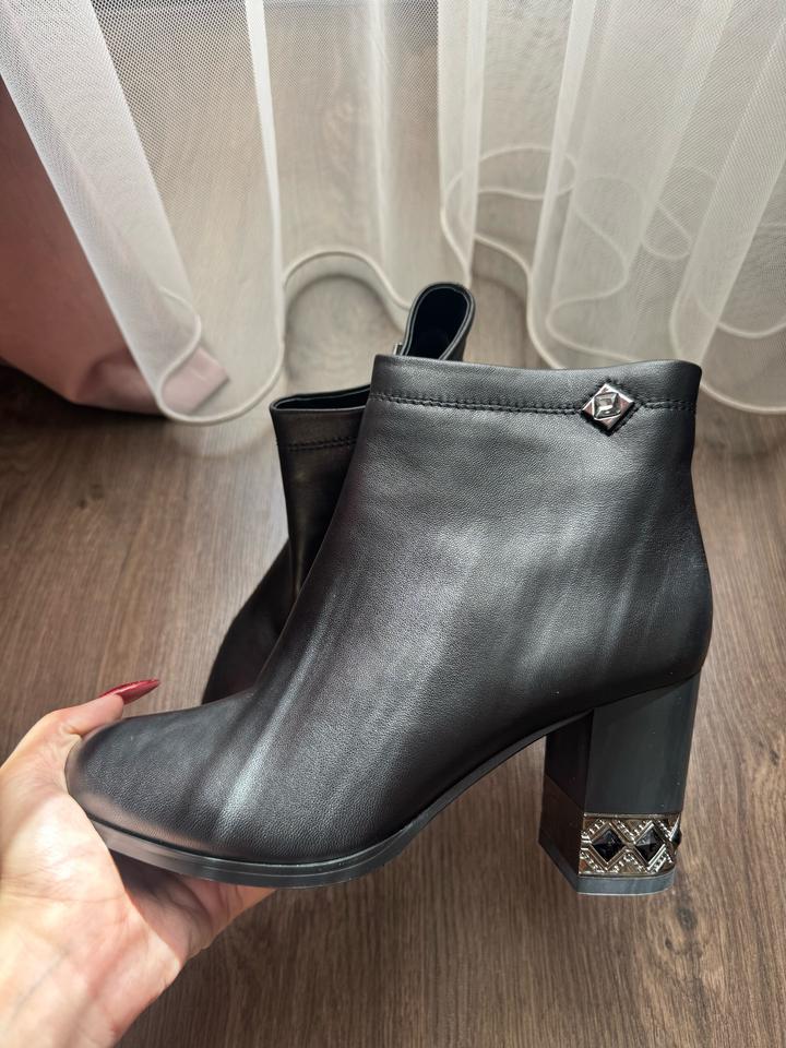 Ботинки осень/весна с натуральной кожой размера 37