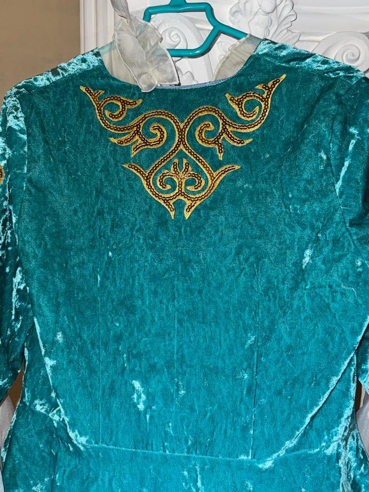 Казахский национальный костюм