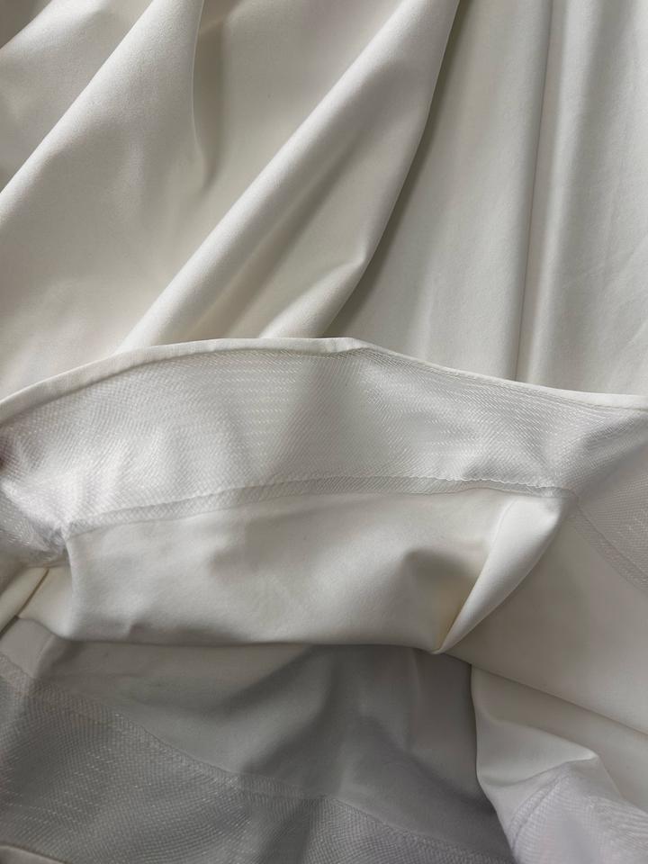 Белое платье