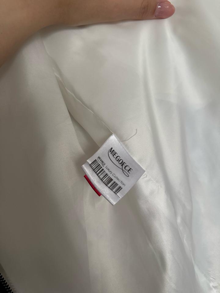 женская куртка пуховик зимняя белая