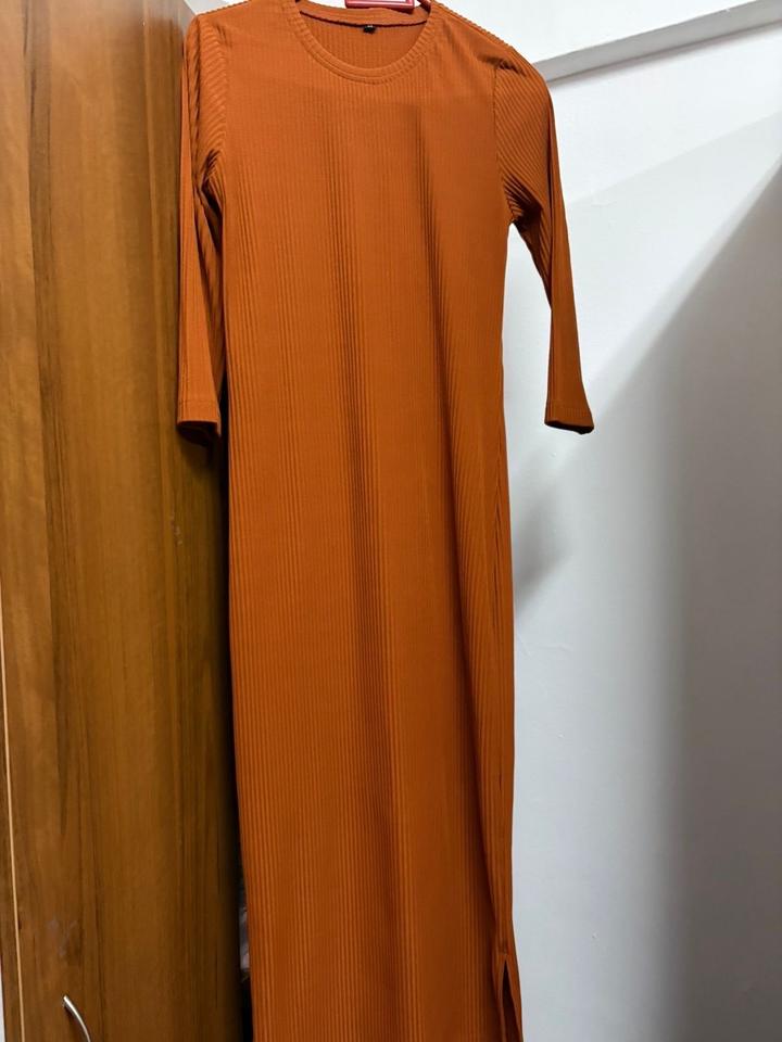 Оранжевые базовые платье