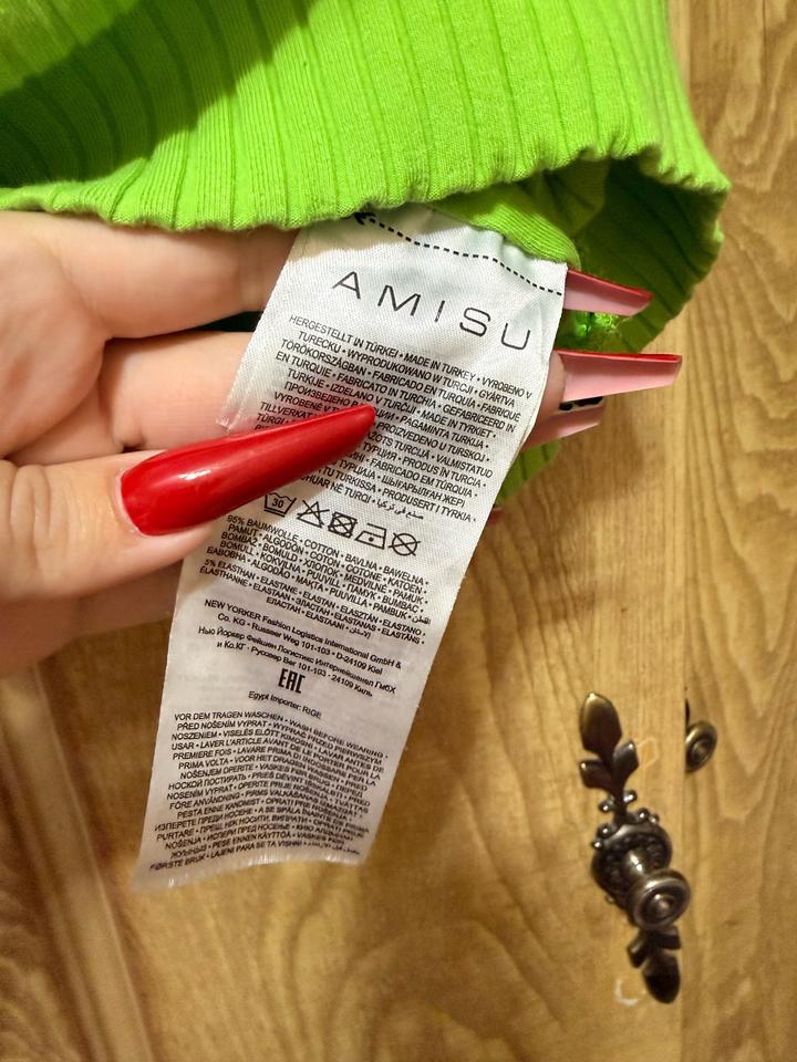 Салатовый топ в рубчик / неоновый кроп-топ AMISU