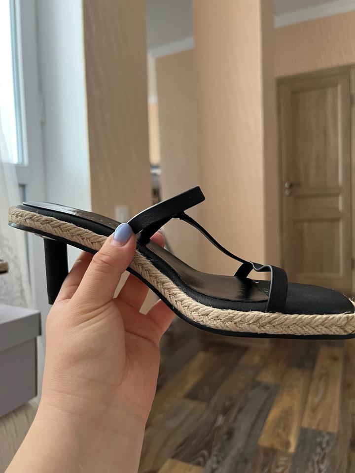 Босножки charles&keith