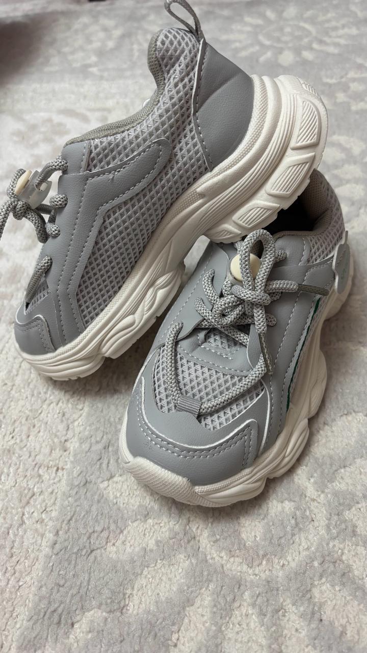 Унисекс кроссовки серые