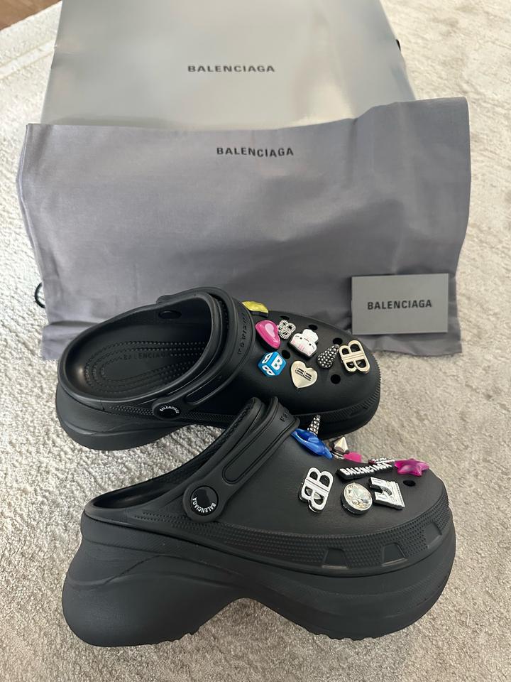 Новые Balenciaga x Crocs 36 размер.