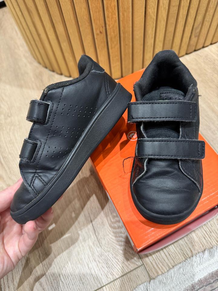 Детские кроссовки 26