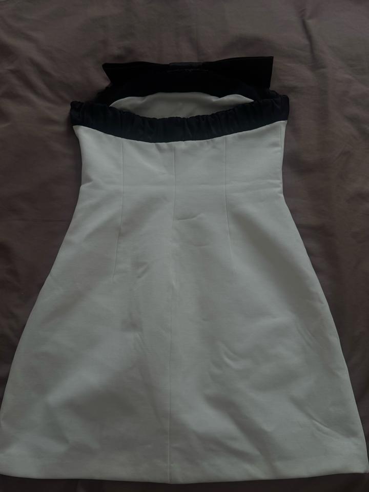 Белое платье с бантом ZARA
