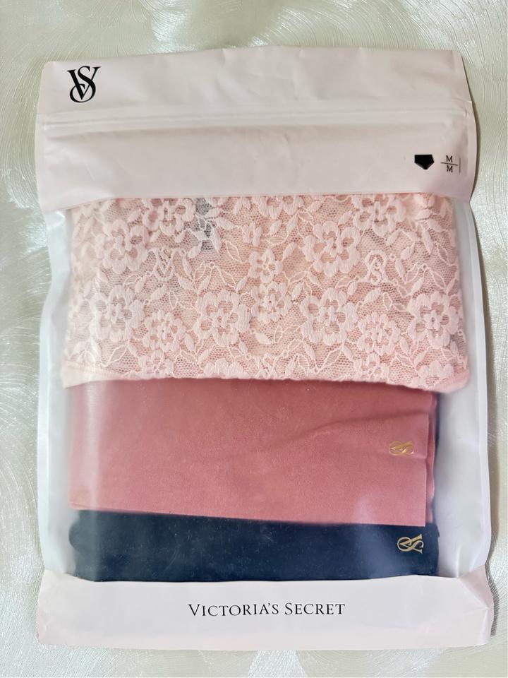 Бесшовные Трусики от Victoria’s Secret 3шт