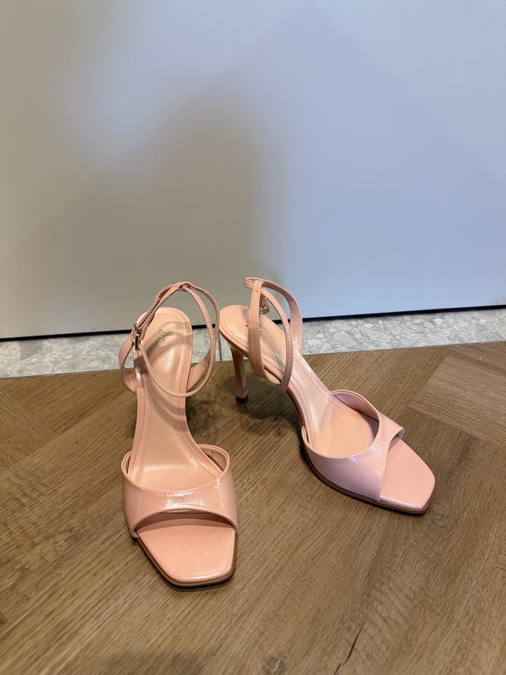 Босоножки Zara