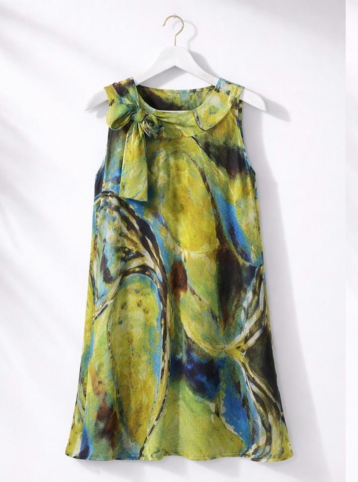 Лёгкое летнее платье с ярким дизайнерским принтом