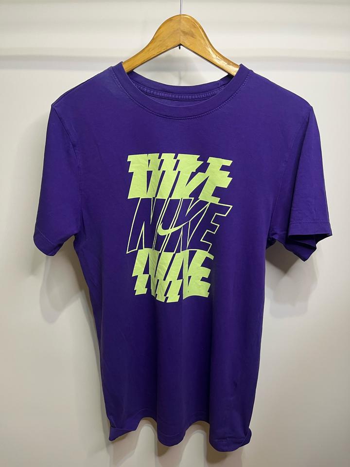 футболка Nike