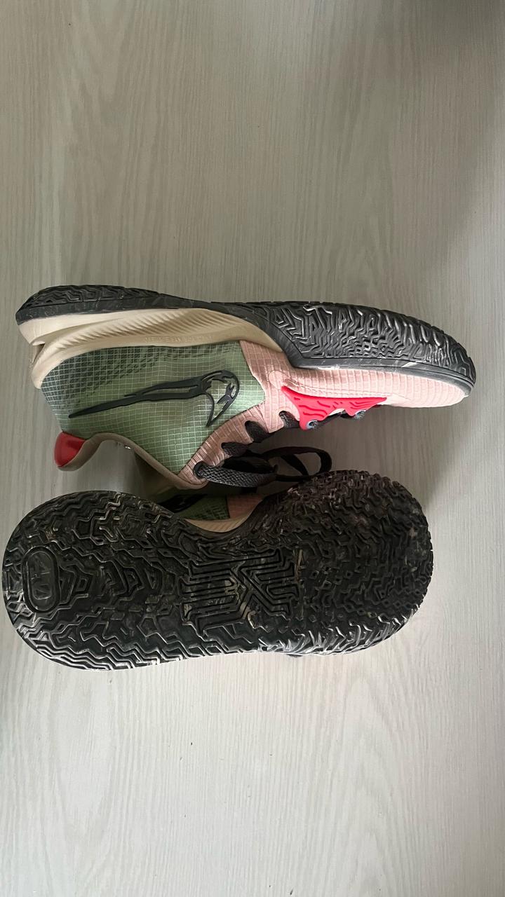Баскетбольные кроссовки Nike(Nike Kyrie Infinity)