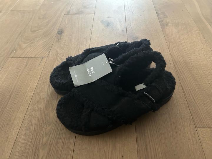 Меховые шлепанцы H&M Premium