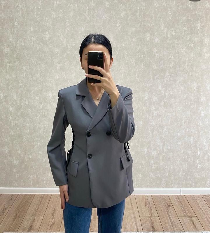 Серый пиджак