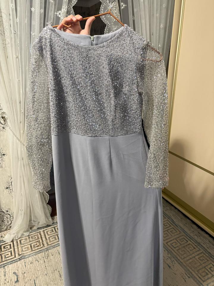 платье с камнями